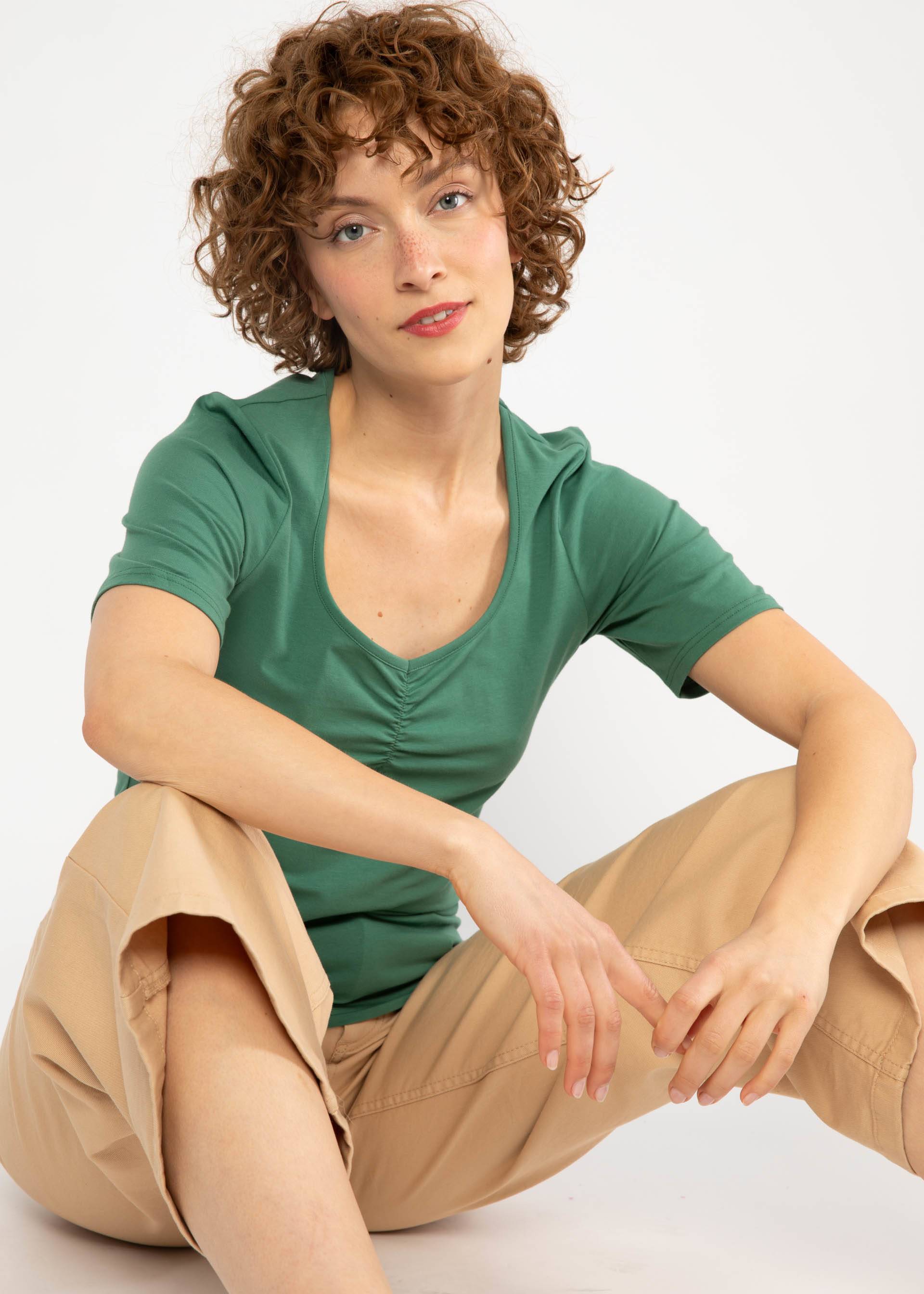 T-Shirt Balconnet Féminin, survival green, Shirts, Grün